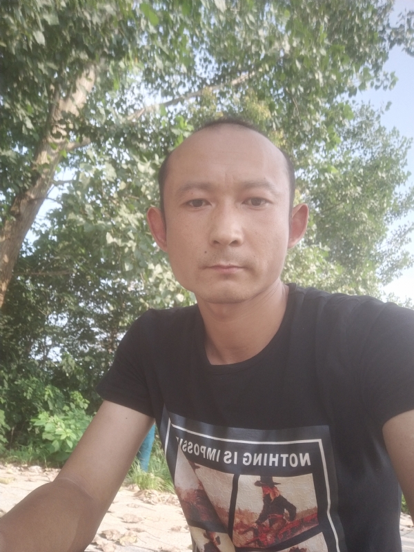 80大叔的第一张照片--荆州上门女婿服务网